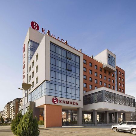 Ramada by Wyndham Oradea Hotel Exterior foto