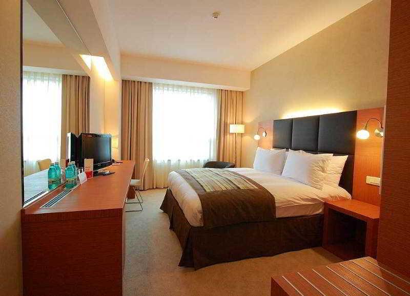 Ramada by Wyndham Oradea Hotel Cameră foto